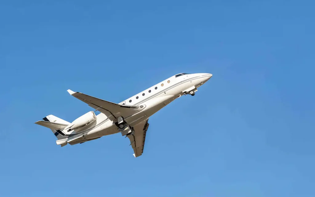 What to Wear on a Private Jet in Dubai?